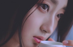 你有一双摄人心魄的眼睛，我非常喜欢